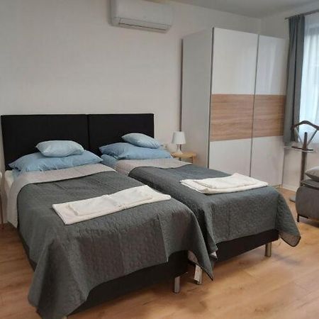 Kis Haz Apartman Szigetvár Exterior foto